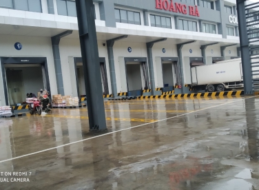 Bảo quản thực phẩm trong kho lạnh của công ty Tín Nghĩa